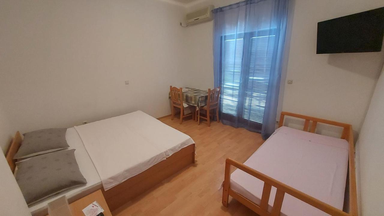 Apartments Paula Starigrad Paklenica Εξωτερικό φωτογραφία